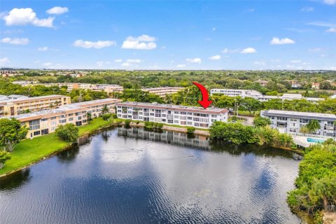 Condo in Miami, Florida, 4 bedrooms  № 2026338 - photo 30