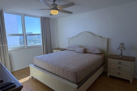 Купить кондоминиум в Халландейл-Бич, Флорида 2 спальни, 117.06м2, № 2040759 - фото 13