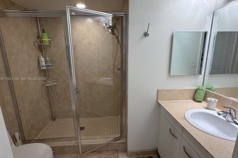 Купить кондоминиум в Халландейл-Бич, Флорида 2 спальни, 117.06м2, № 2040759 - фото 20