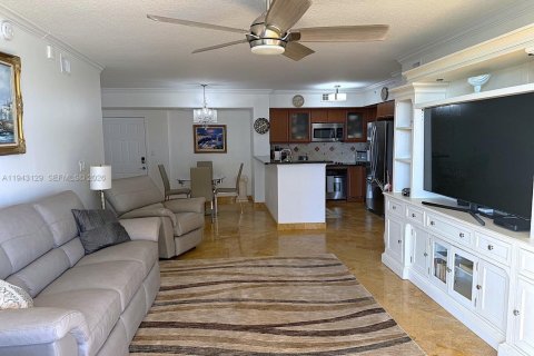 Купить кондоминиум в Халландейл-Бич, Флорида 2 спальни, 117.06м2, № 2040759 - фото 6