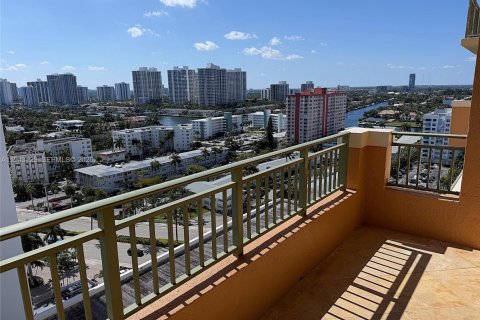 Купить кондоминиум в Халландейл-Бич, Флорида 2 спальни, 117.06м2, № 2040759 - фото 2