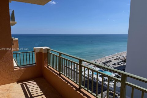 Condo à Hallandale Beach, Floride, 2 chambres  № 2040759