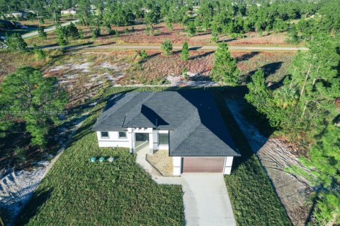 House in Lehigh Acres, Florida 3 bedrooms, 148.92 sq.m. № 1792517 - photo 13