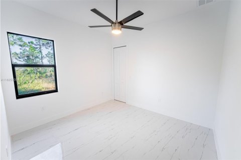 House in Lehigh Acres, Florida 3 bedrooms, 148.92 sq.m. № 1792517 - photo 11