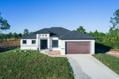 House in Lehigh Acres, Florida 3 bedrooms, 148.92 sq.m. № 1792517 - photo 22