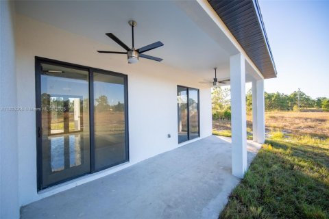 House in Lehigh Acres, Florida 3 bedrooms, 148.92 sq.m. № 1792517 - photo 12