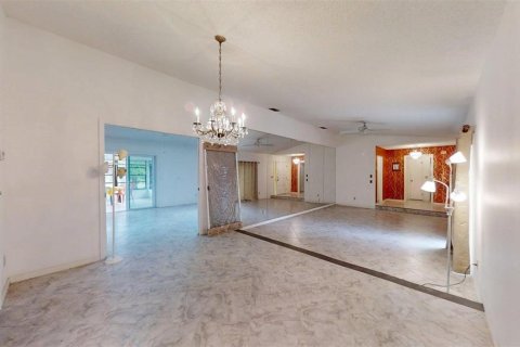 Купить виллу или дом в Инвернесс, Флорида 8 комнат, 222.78м2, № 2204946 - фото 16
