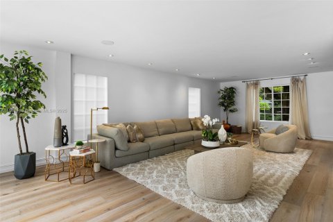 House in Miami, Florida 4 bedrooms, 341.51 sq.m. № 1946654 - photo 27