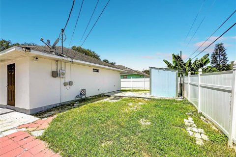 House in Vero Beach, Florida 3 bedrooms, 118.73 sq.m. № 2313227 - photo 29