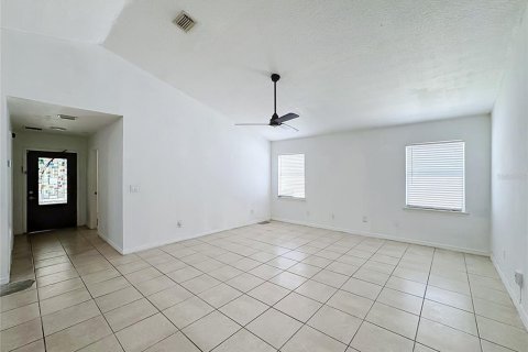 House in Vero Beach, Florida 3 bedrooms, 118.73 sq.m. № 2313227 - photo 7