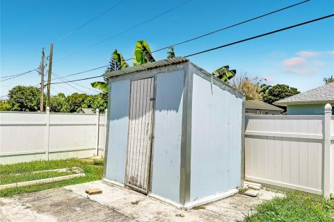 House in Vero Beach, Florida 3 bedrooms, 118.73 sq.m. № 2313227 - photo 30