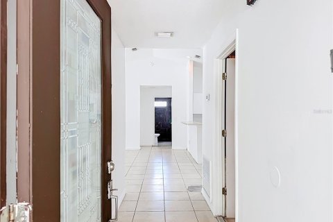 House in Vero Beach, Florida 3 bedrooms, 118.73 sq.m. № 2313227 - photo 5