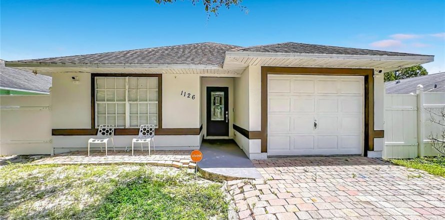 House in Vero Beach, Florida 3 bedrooms, 118.73 sq.m. № 2313227