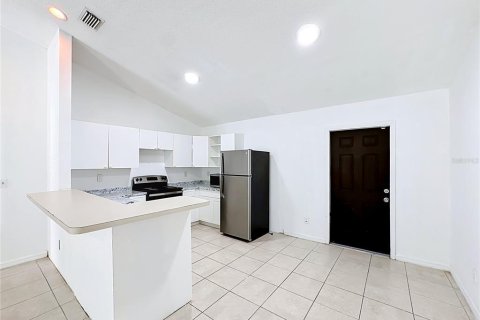 House in Vero Beach, Florida 3 bedrooms, 118.73 sq.m. № 2313227 - photo 9