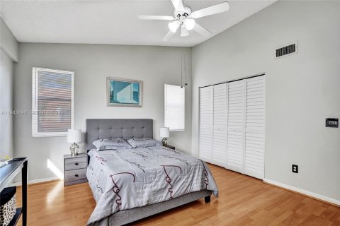 Casa en venta en North Lauderdale, Florida, 3 dormitorios, 137.68 m2 № 2001541 - foto 30