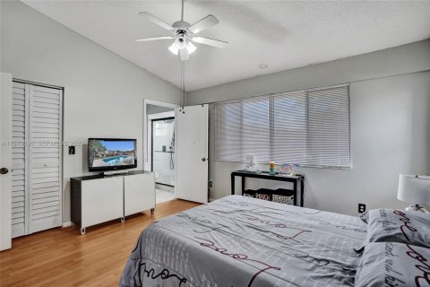 Casa en venta en North Lauderdale, Florida, 3 dormitorios, 137.68 m2 № 2001541 - foto 28