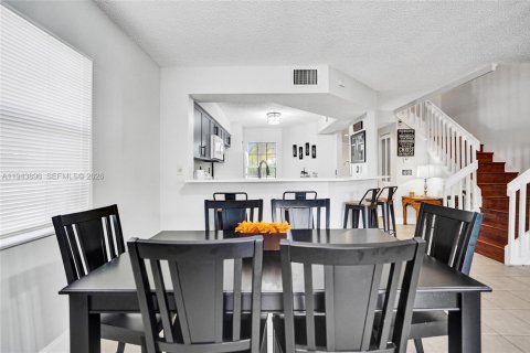 Casa en venta en North Lauderdale, Florida, 3 dormitorios, 137.68 m2 № 2001541 - foto 16