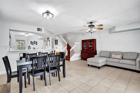 Casa en venta en North Lauderdale, Florida, 3 dormitorios, 137.68 m2 № 2001541 - foto 24