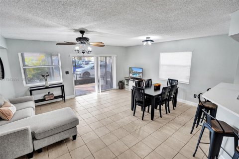 Casa en venta en North Lauderdale, Florida, 3 dormitorios, 137.68 m2 № 2001541 - foto 26