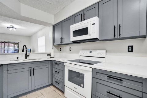 Casa en venta en North Lauderdale, Florida, 3 dormitorios, 137.68 m2 № 2001541 - foto 9