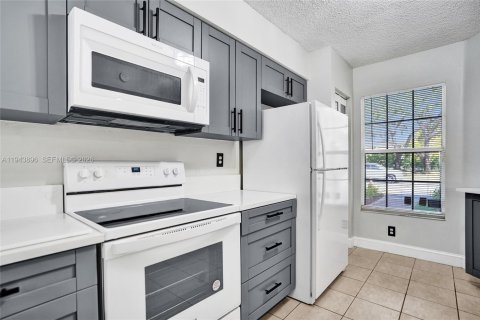 Casa en venta en North Lauderdale, Florida, 3 dormitorios, 137.68 m2 № 2001541 - foto 11