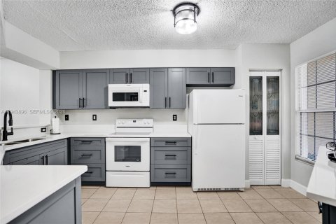 Casa en venta en North Lauderdale, Florida, 3 dormitorios, 137.68 m2 № 2001541 - foto 6