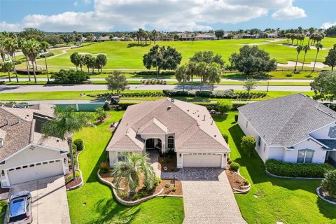 House in The Villages, Florida 3 bedrooms, 181.81 sq.m. № 2394038