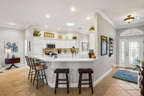 House in The Villages, Florida 3 bedrooms, 181.81 sq.m. № 2394038 - photo 17