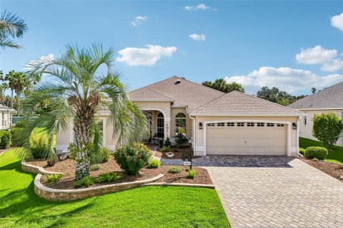 House in The Villages, Florida 3 bedrooms, 181.81 sq.m. № 2394038 - photo 2