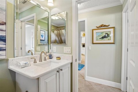 House in The Villages, Florida 3 bedrooms, 181.81 sq.m. № 2394038 - photo 30