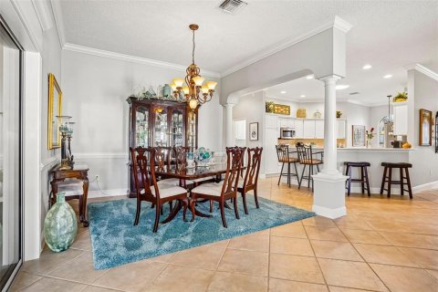 House in The Villages, Florida 3 bedrooms, 181.81 sq.m. № 2394038 - photo 13