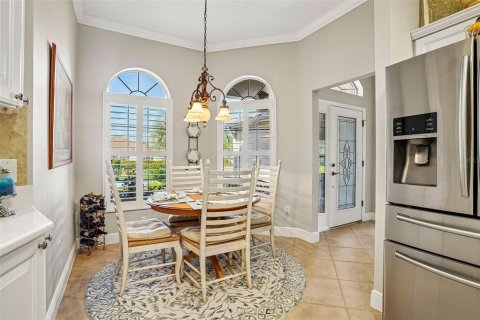 House in The Villages, Florida 3 bedrooms, 181.81 sq.m. № 2394038 - photo 15