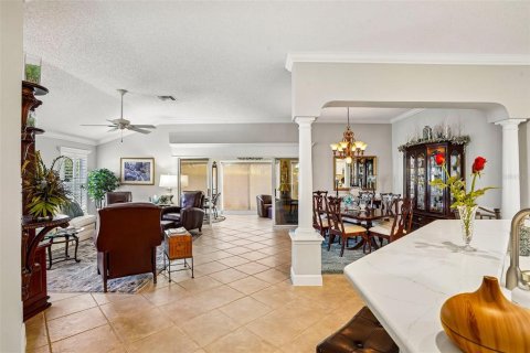 House in The Villages, Florida 3 bedrooms, 181.81 sq.m. № 2394038 - photo 8