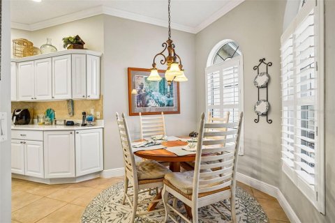 House in The Villages, Florida 3 bedrooms, 181.81 sq.m. № 2394038 - photo 16