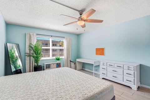 Condo in Boca Raton, Florida, 2 bedrooms  № 2392686 - photo 14