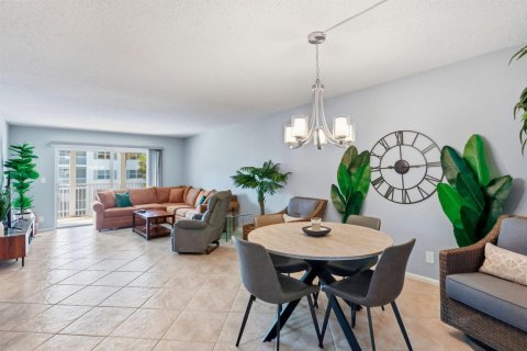 Condo in Boca Raton, Florida, 2 bedrooms  № 2392686 - photo 10