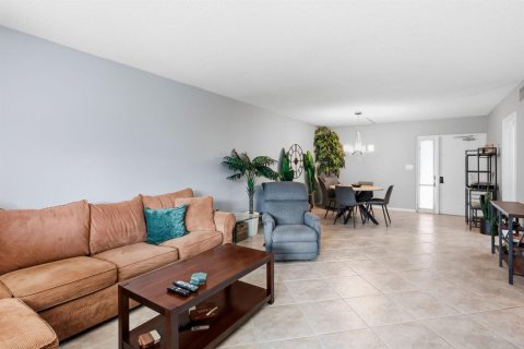 Condo in Boca Raton, Florida, 2 bedrooms  № 2392686 - photo 7