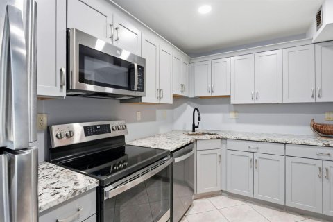 Condo in Boca Raton, Florida, 2 bedrooms  № 2392686 - photo 2