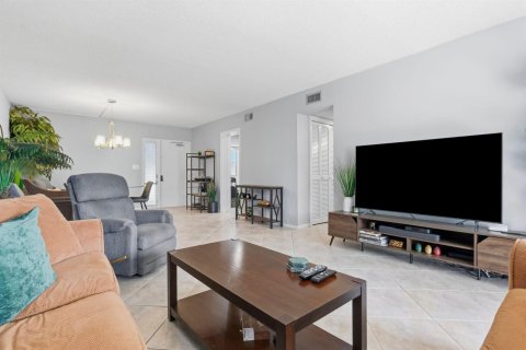 Condo in Boca Raton, Florida, 2 bedrooms  № 2392686 - photo 8