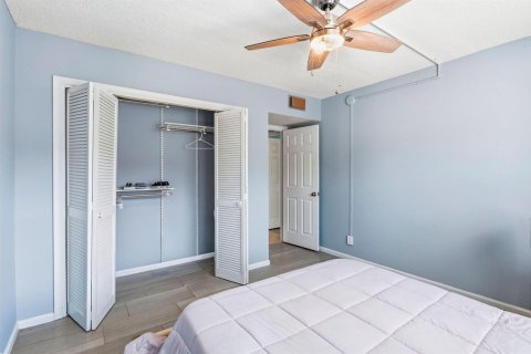 Condo in Boca Raton, Florida, 2 bedrooms  № 2392686 - photo 12
