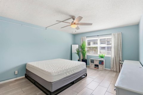 Condo in Boca Raton, Florida, 2 bedrooms  № 2392686 - photo 13