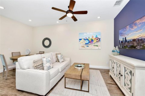 Adosado en venta en Kissimmee, Florida, 3 dormitorios, 143.53 m2 № 2222554 - foto 2