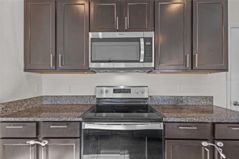 Casa en venta en Tampa, Florida, 4 dormitorios, 216.28 m2 № 1649374 - foto 7