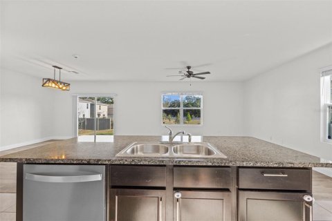 Casa en venta en Tampa, Florida, 4 dormitorios, 216.28 m2 № 1649374 - foto 6