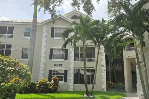 Condominio en venta en Oakland Park, Florida, 1 dormitorio, 80.08 m2 № 1981866 - foto 17