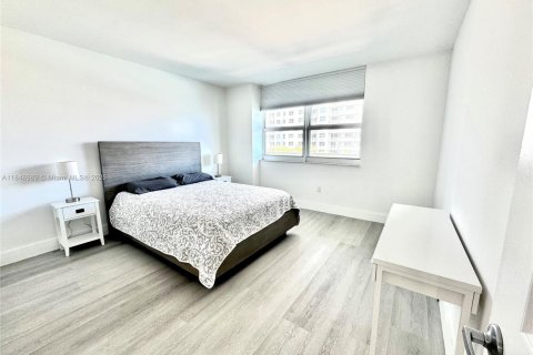 Condo in Miami, Florida, 1 bedroom № 2186234 - photo 6