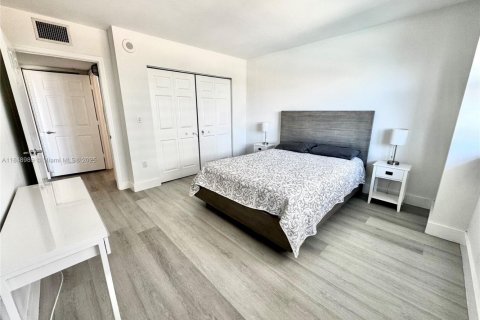 Condo in Miami, Florida, 1 bedroom № 2186234 - photo 7