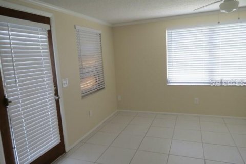 Villa ou maison à louer à Port Richey, Floride: 2 chambres, 92.16 m2 № 2380881 - photo 9