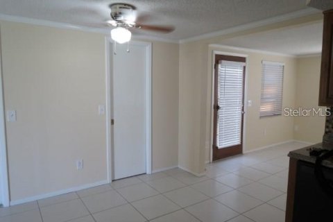 Villa ou maison à louer à Port Richey, Floride: 2 chambres, 92.16 m2 № 2380881 - photo 11