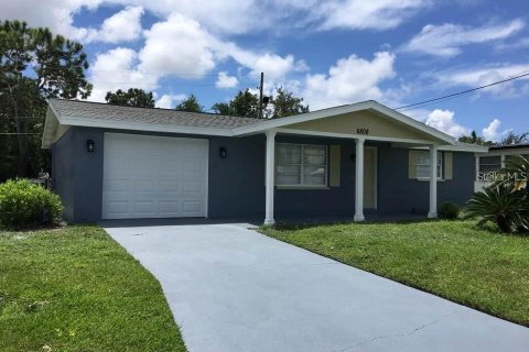 Villa ou maison à Port Richey, Floride 2 chambres, 92.16 m2 № 2380881